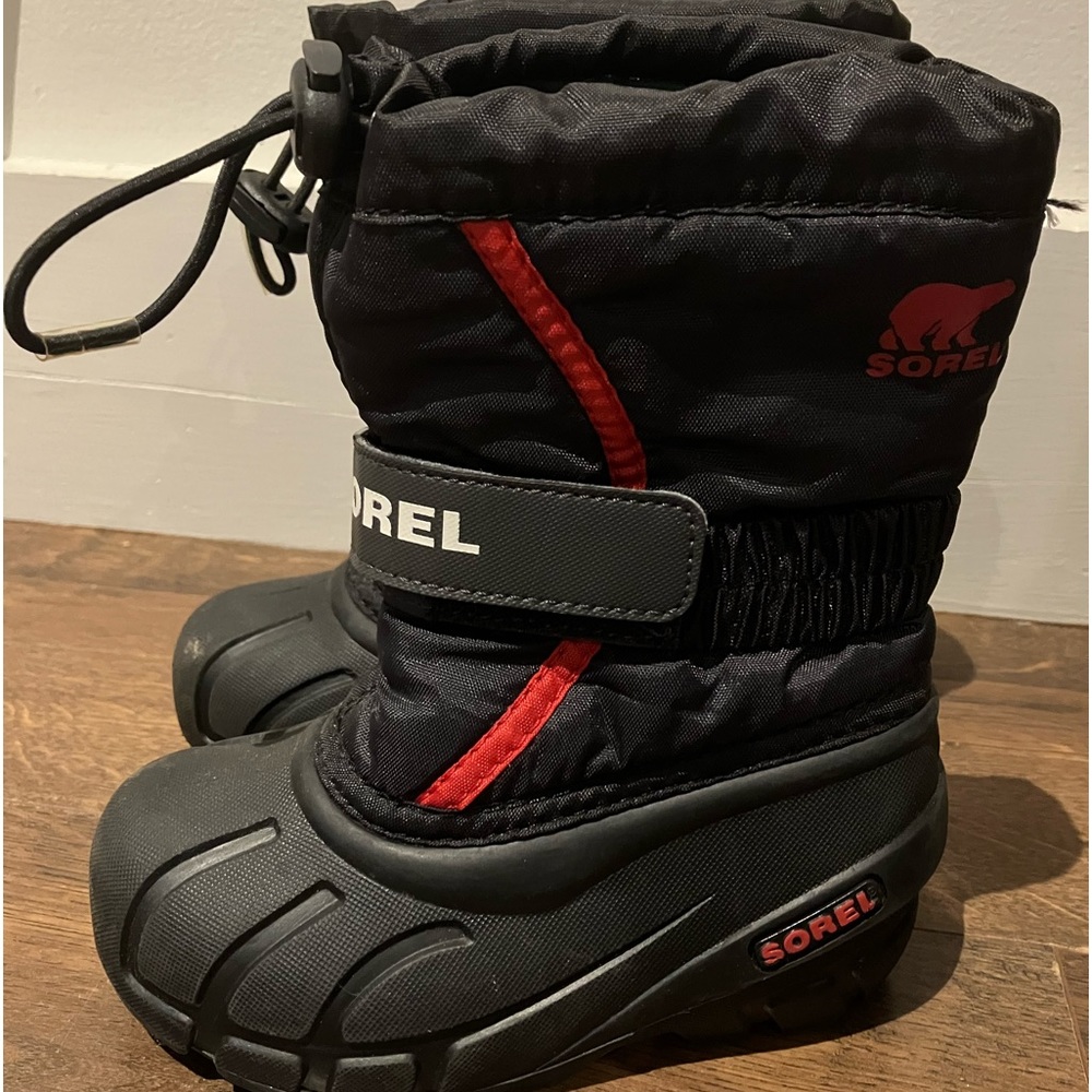Sorel Toddler size 9 Black snow boots